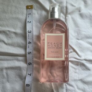 Ann Taylor Peach Honey Sheer Musk Body Mist - 8.4 Oz